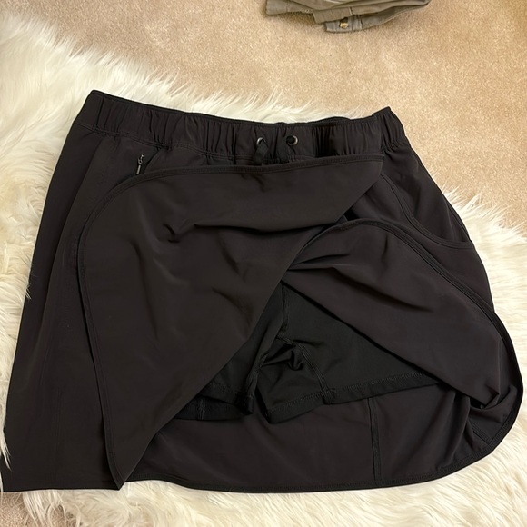 Patagonia Women’s Fleetwith Skort Size Large - Picture 15 of 16